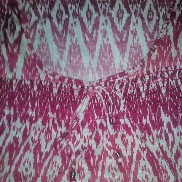 Medium Ombre Ikat Pattern Top EUC - Picture 3 of 7